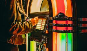 Does Your Business Need a Jukebox in Denver, Colorado? E2 Amusements